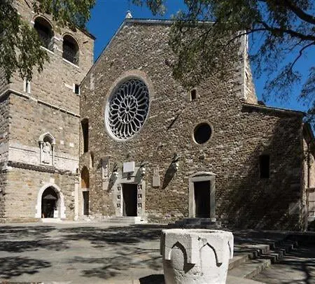 La Capitaine 트리에스테